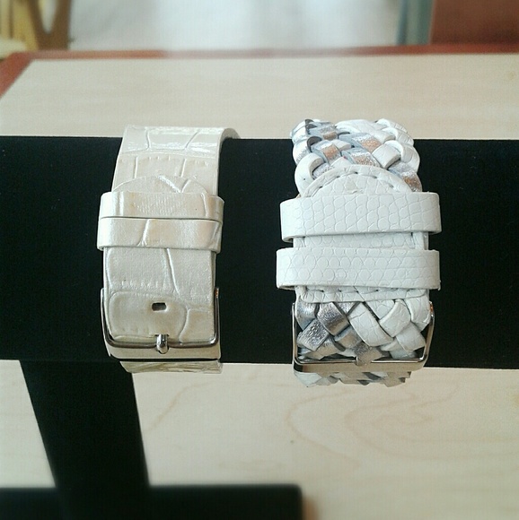 1 Watche - Picture 2 of 2